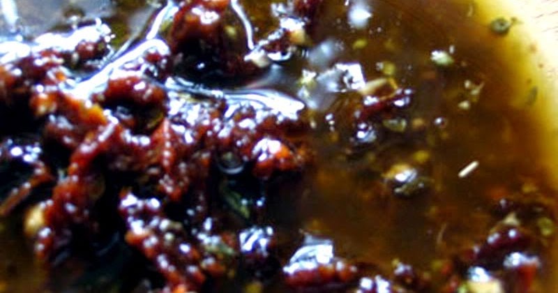 Easy 3-Ingredient Sundried Tomato Vinaigrette Recipe